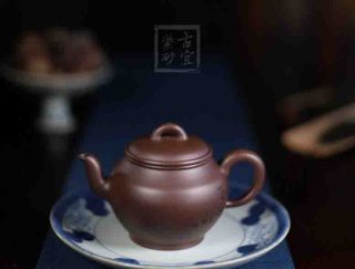 《秋韻》宜興紫砂壺助理工藝美術師手工茶壺紫泥創(chuàng)新壺