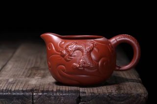 《魚化龍公道杯》宜興紫砂壺手工大師收藏級茶壺大紅袍料 《魚化龍公道杯》宜興紫砂壺手工大師收藏級茶壺大紅袍料