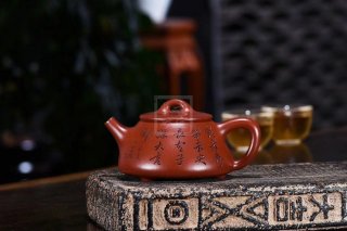 《石瓢》宜興紫砂壺實力派名家手工大紅袍石瓢茶壺 《石瓢》宜興紫砂壺實力派名家手工大紅袍石瓢茶壺