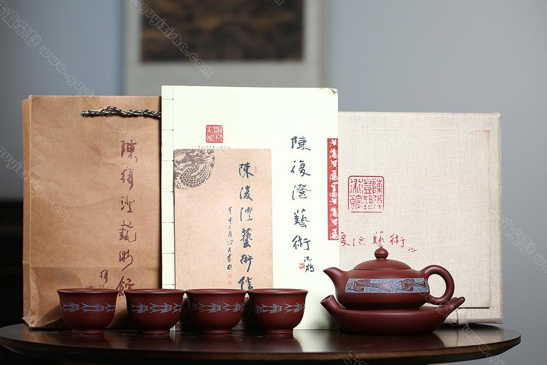 爆竹聲中一歲除，春風送暖入屠蘇<br>【